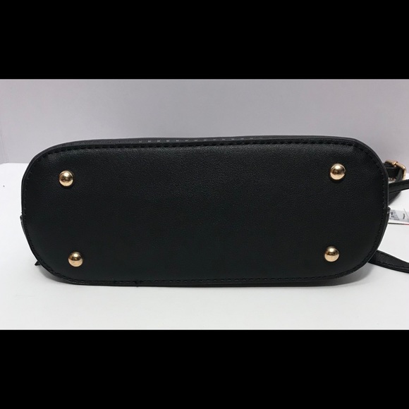 Deluxity Light Crossbody/Shoulder Bag - Picture 7 of 7